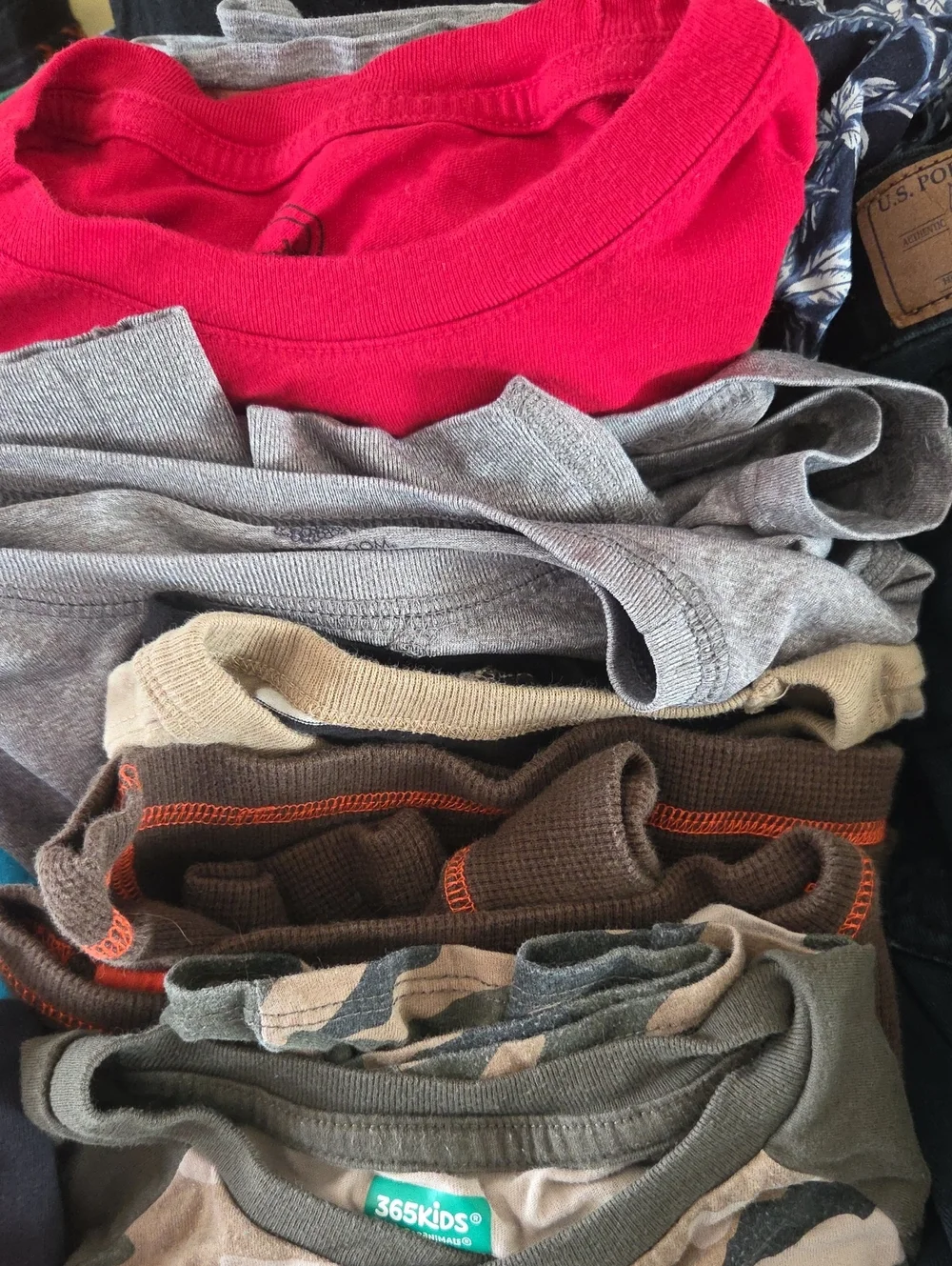 32 Pieces Boys Kids Size 10 Clothin Bundle - Picture 6 of 13